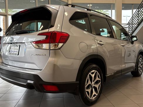 Certified 2023 Subaru Forester Premium image 5