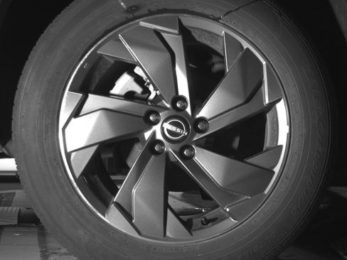 Used 2025 Nissan Rogue SV image 15