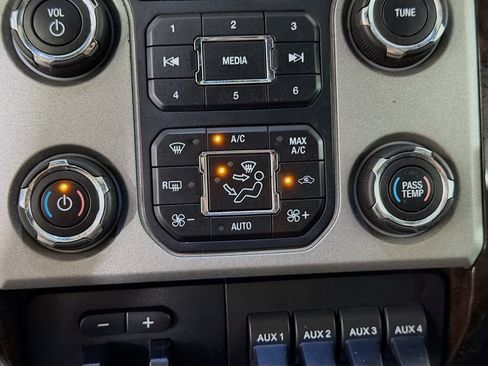 Used 2016 Ford F350 Platinum w/ FX4 Off-Road Package AWD/4WD image 17