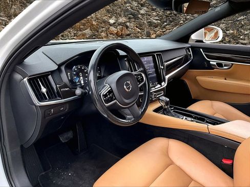 Used 2018 Volvo S90 T5 Momentum w/ Protection Package Premier image 11