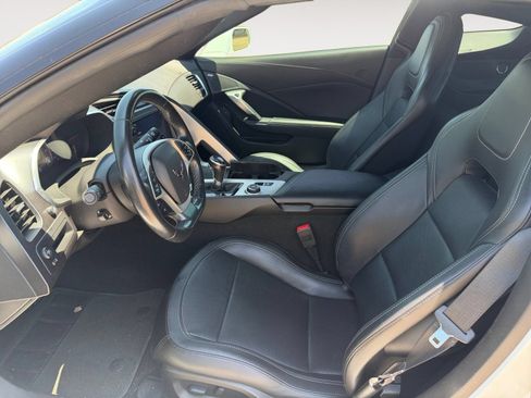 Used 2019 Chevrolet Corvette Stingray Coupe w/ 1LT RWD image 9
