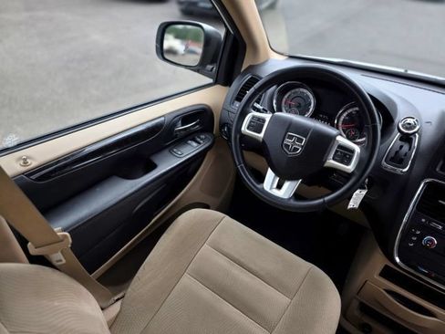 Used 2015 Dodge Grand Caravan American Value Package w/ UConnect Hands-Free Group FWD image 19