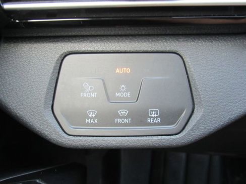 Used 2021 Volkswagen ID.4 Pro S w/ Gradient Package image 38