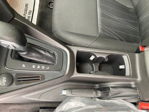 Used 2018 Ford Focus SE FWD image 33