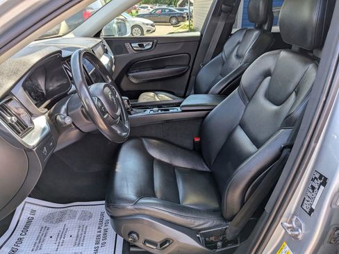 Used 2018 Volvo XC60 T6 Momentum w/ Convenience Package AWD/4WD image 29