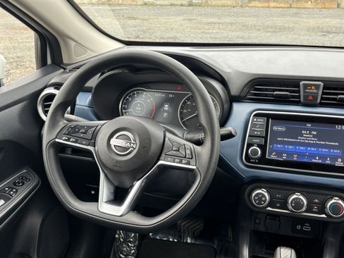 Used 2025 Nissan Versa SV FWD image 29