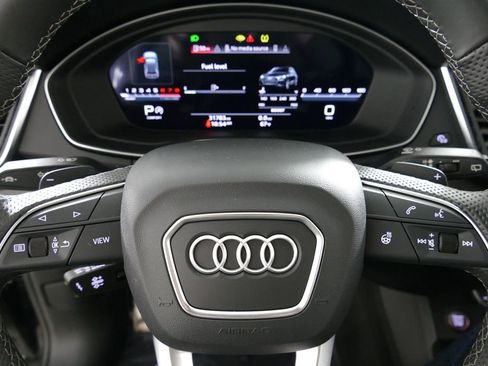 Used 2023 Audi SQ5 Premium Plus w/ Premium Plus Package image 18