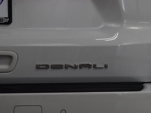 Used 2024 GMC Yukon XL Denali AWD/4WD image 24