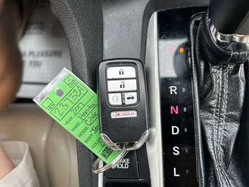 Used 2017 Honda Civic Touring image 22