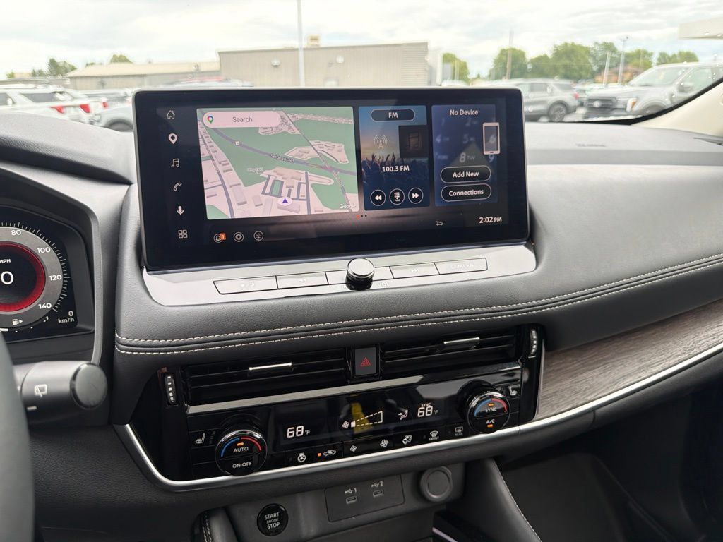 Used 2024 Nissan Rogue Platinum AWD/4WD image 17