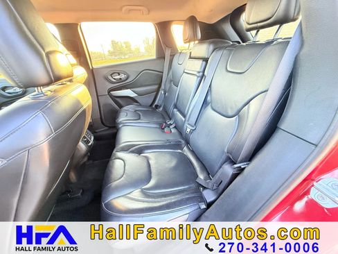 Used 2017 Jeep Cherokee Overland image 36