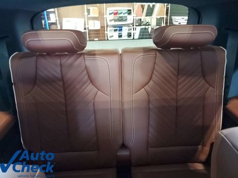 Used 2027 Cadillac Vistiq Platinum AWD/4WD image 8