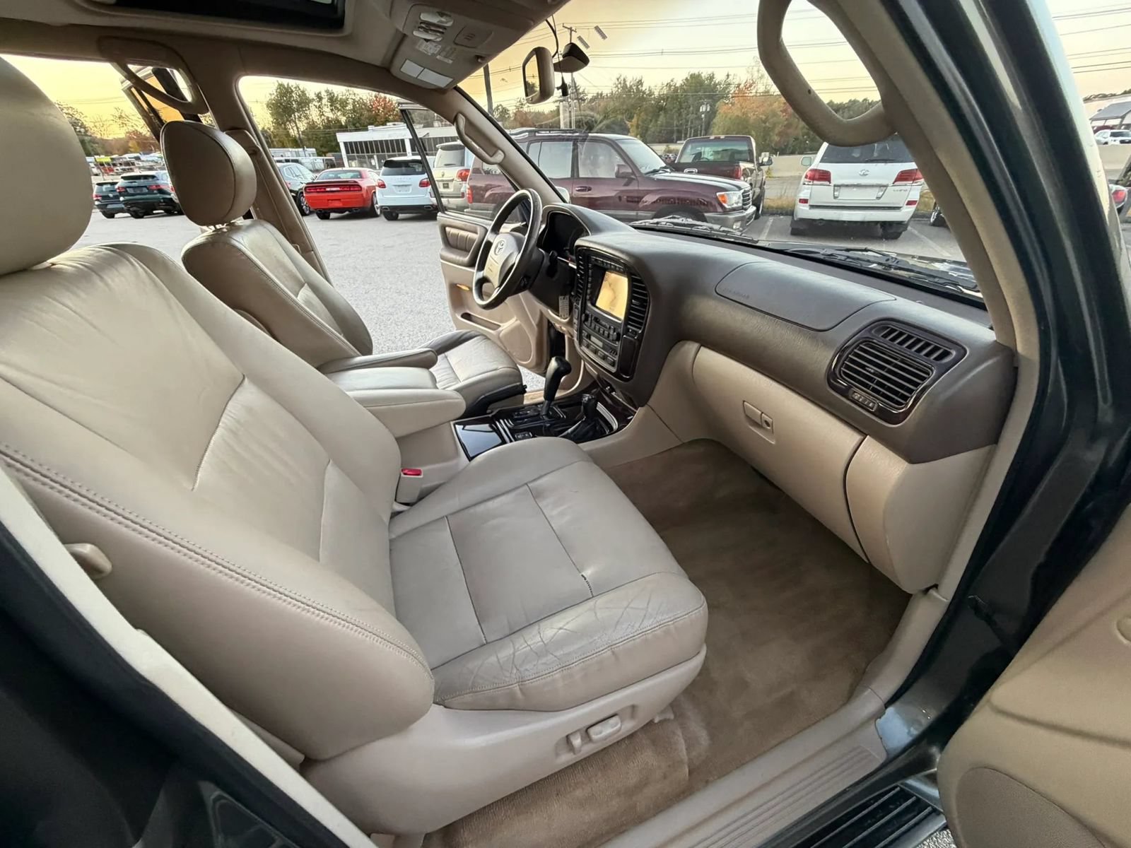 Used 2002 Toyota Land Cruiser w/ Convenience Pkg AWD/4WD image 31