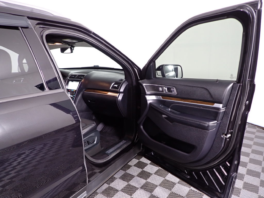 Used 2019 Ford Explorer Limited AWD/4WD image 37