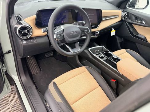 New 2026 Chevrolet Equinox ACTIV w/ Convenience Package III image 2