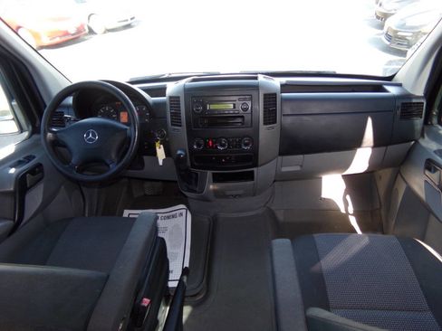 Used 2011 Mercedes-Benz Sprinter 2500 image 19