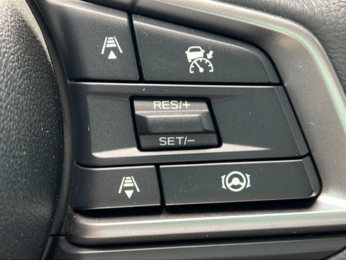 Used 2025 Subaru Outback Premium AWD/4WD image 23
