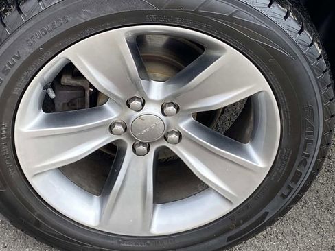 Used 2018 Dodge Challenger SXT image 31