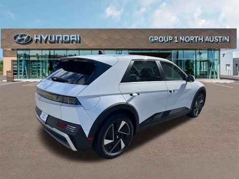 New 2026 Hyundai Ioniq 5 SEL image 5