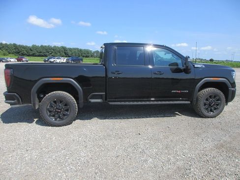 New 2026 GMC Sierra 2500 AT4 w/ AT4 Premium Plus Package AWD/4WD image 3