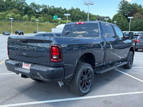 New 2026 RAM 2500 Big Horn AWD/4WD image 7