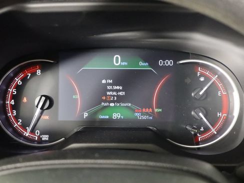 Used 2025 Toyota RAV4 XLE FWD image 11
