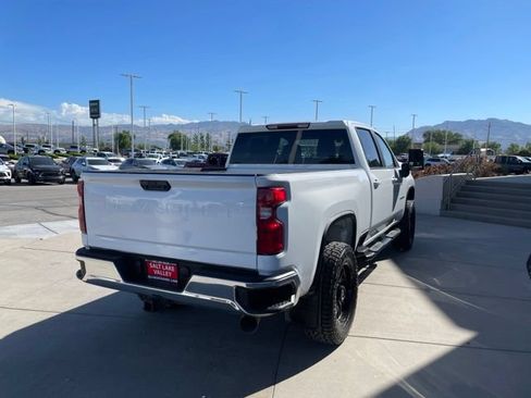 Used 2023 Chevrolet Silverado 3500 LT w/ Advanced Trailering Package AWD/4WD image 5