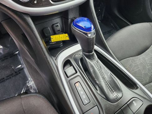 Used 2017 Chevrolet Volt LT w/ Comfort Package image 25
