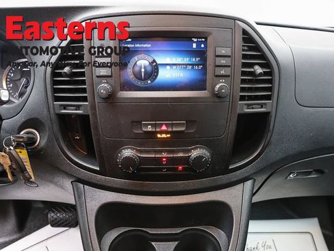 Used 2023 Mercedes-Benz Metris image 12