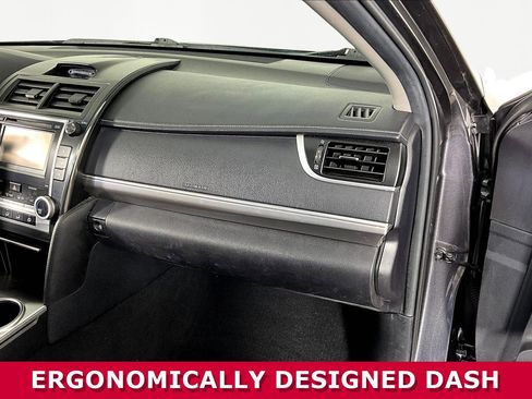 Used 2014 Toyota Camry SE image 21