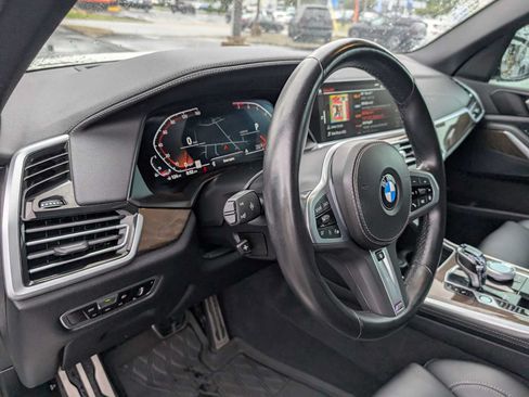 Used 2022 BMW X5 xDrive40i w/ M Sport Package AWD/4WD image 12