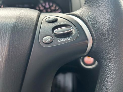 Used 2013 Nissan Pathfinder S image 20