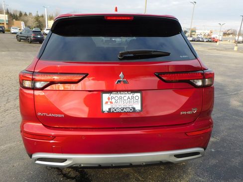 New 2025 Mitsubishi Outlander SE image 6