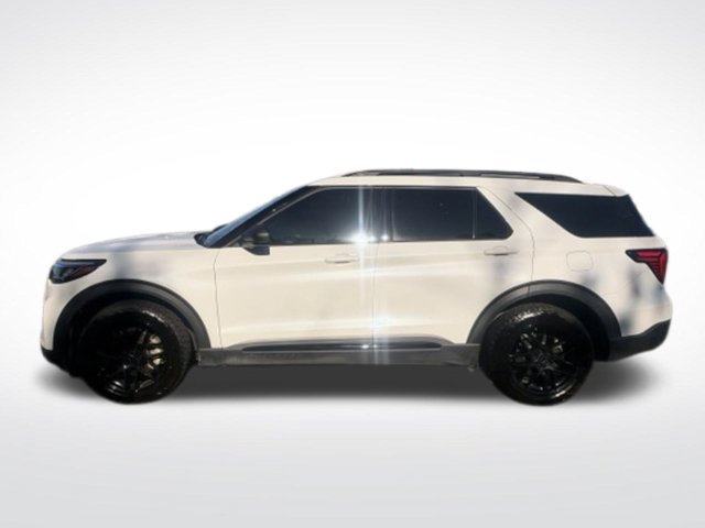Certified 2026 Ford Explorer Active RWD image 4