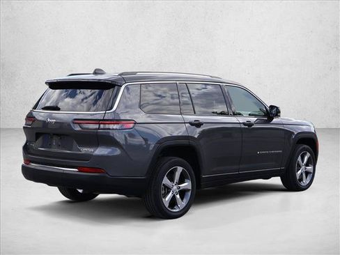 Used 2022 Jeep Grand Cherokee L Limited AWD/4WD image 5