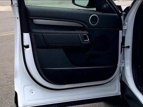 New 2026 Land Rover Discovery Limited Edition image 10