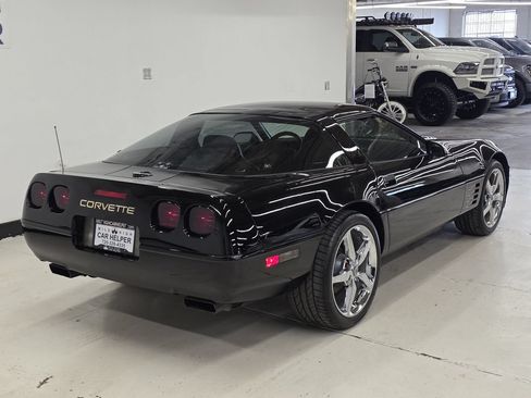 Used 1994 Chevrolet Corvette Coupe RWD image 7