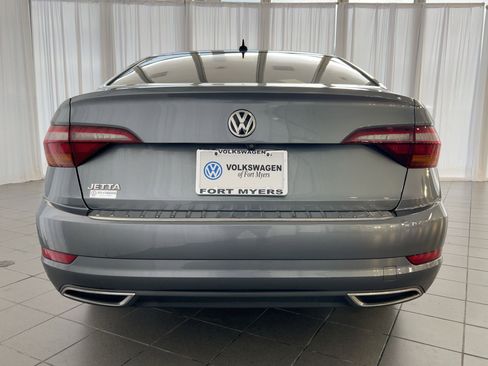Used 2019 Volkswagen Jetta R-Line image 10