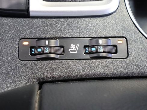 Used 2018 Toyota Highlander Limited Platinum AWD/4WD image 29
