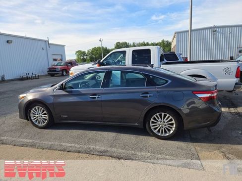 Used 2014 Toyota Avalon Limited FWD image 4