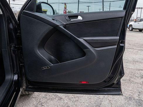 Used 2016 Volkswagen Tiguan SEL image 12