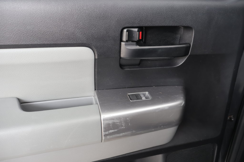 Used 2019 Toyota Sequoia SR5 AWD/4WD image 47