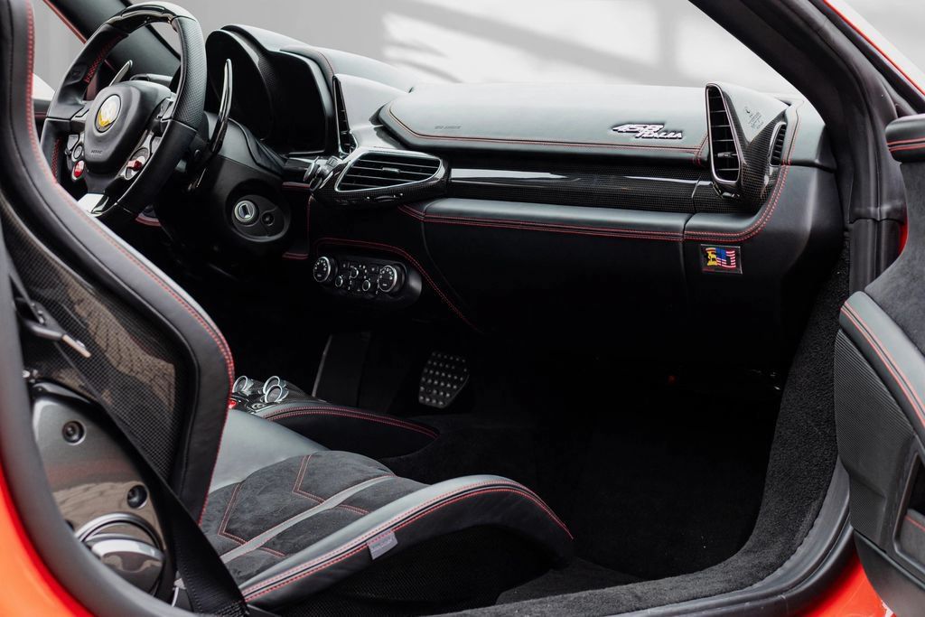 Used 2015 Ferrari 458 Italia Coupe RWD image 49