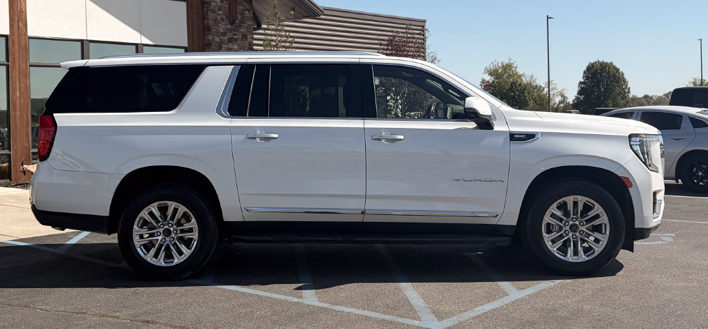 Used 2023 GMC Yukon XL SLT w/ SLT Premium Package AWD/4WD image 30
