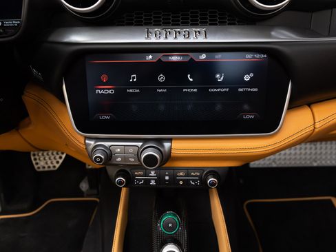 Used 2019 Ferrari Portofino RWD image 92