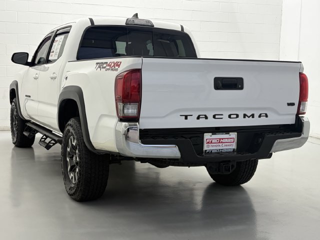 Used 2017 Toyota Tacoma TRD Off-Road w/ Tow Package (A/T) AWD/4WD image 6