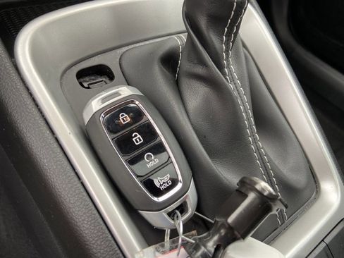 Used 2025 Hyundai Venue SEL FWD image 42