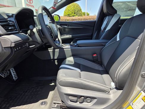 New 2026 Toyota Camry SE FWD image 5