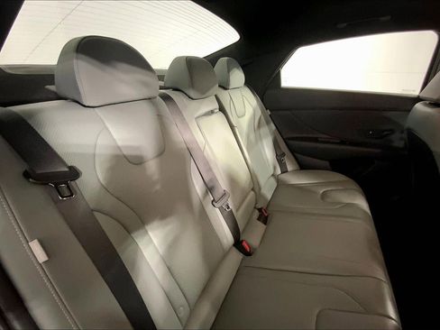 Used 2025 Hyundai Elantra Limited FWD image 23