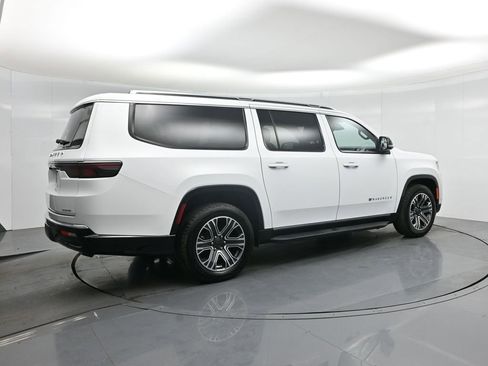 Used 2024 Jeep Wagoneer L Series II image 28